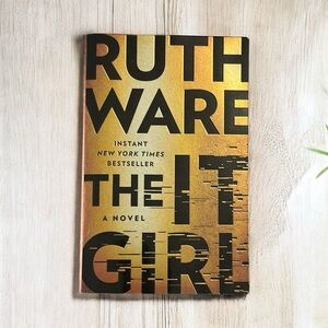 The It Girl by Ruth Ware~Paperback